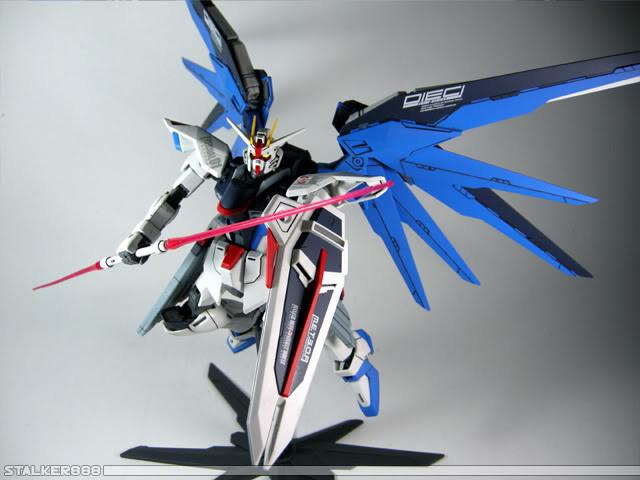 BANDAI Gundam ZGMF-X10A Freedom Gundam MG 1/100 Scale - Image 4